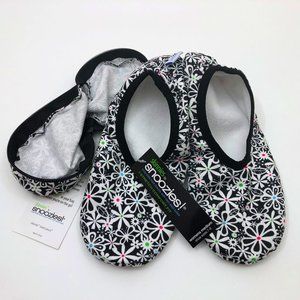 Snoozies Women's Travel Pouch Skinnies Model Floral Black & White Med 7/8